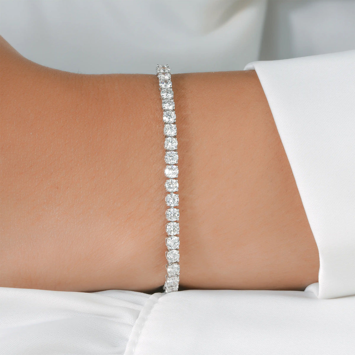 Round Brilliant Lab Grown Diamond Classic Tennis Bracelet