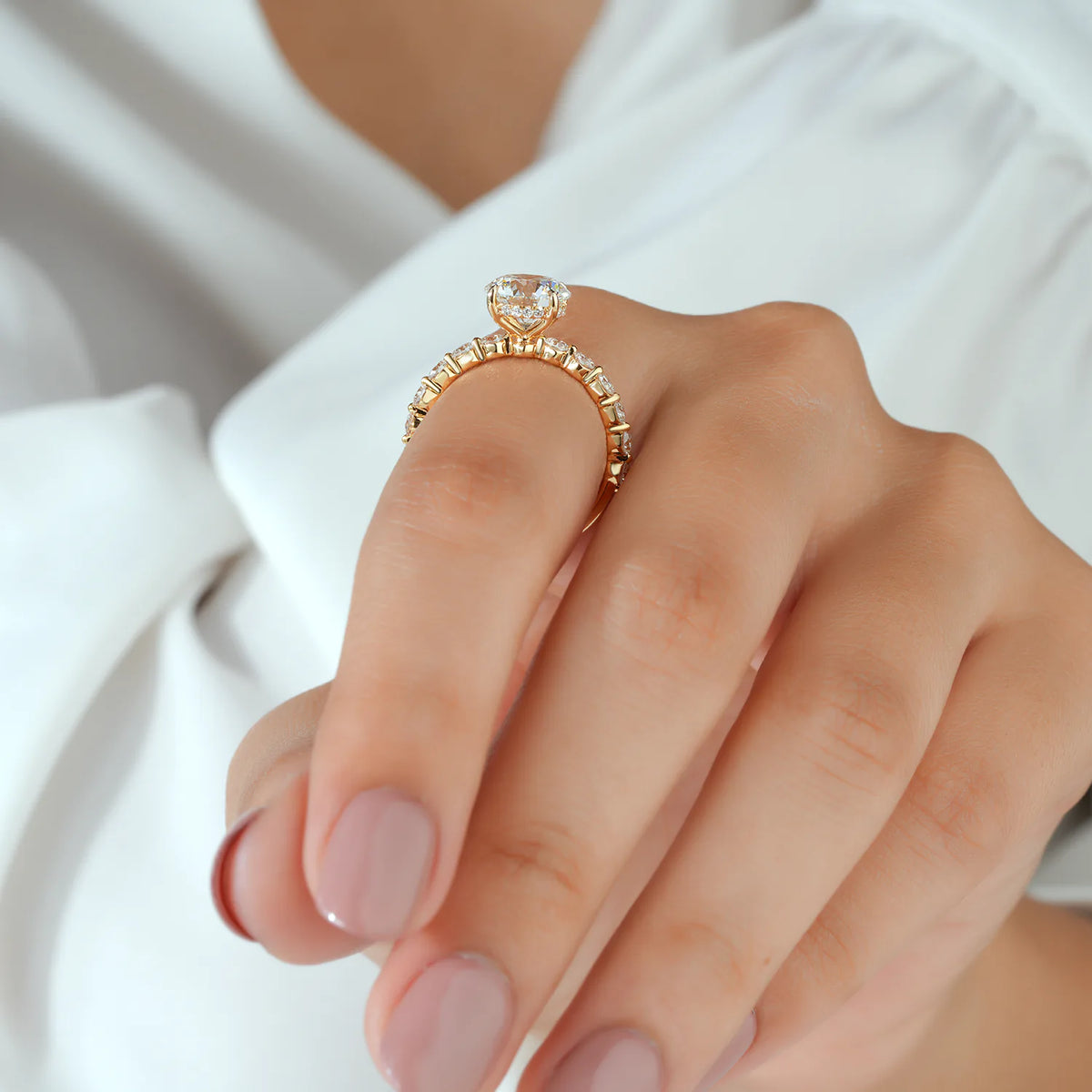 Round Lab Grown Diamond Hidden Halo, Round Diamond Shared Prong Ring