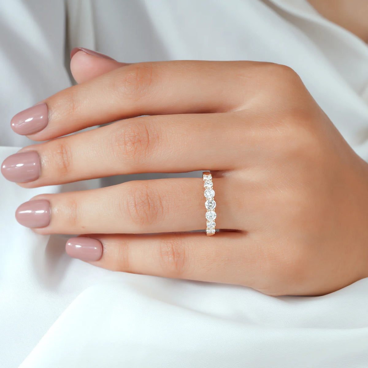 Round Brilliant Prong-Set Lab Grown Diamond Band
