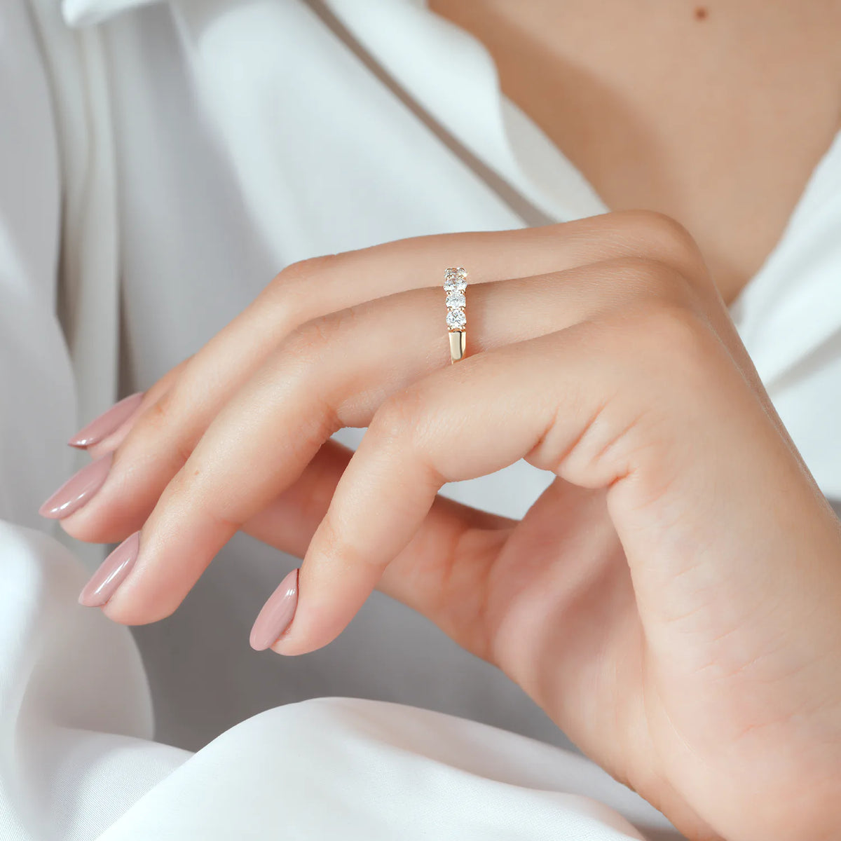 Round Brilliant Prong-Set Lab Grown Diamond Band