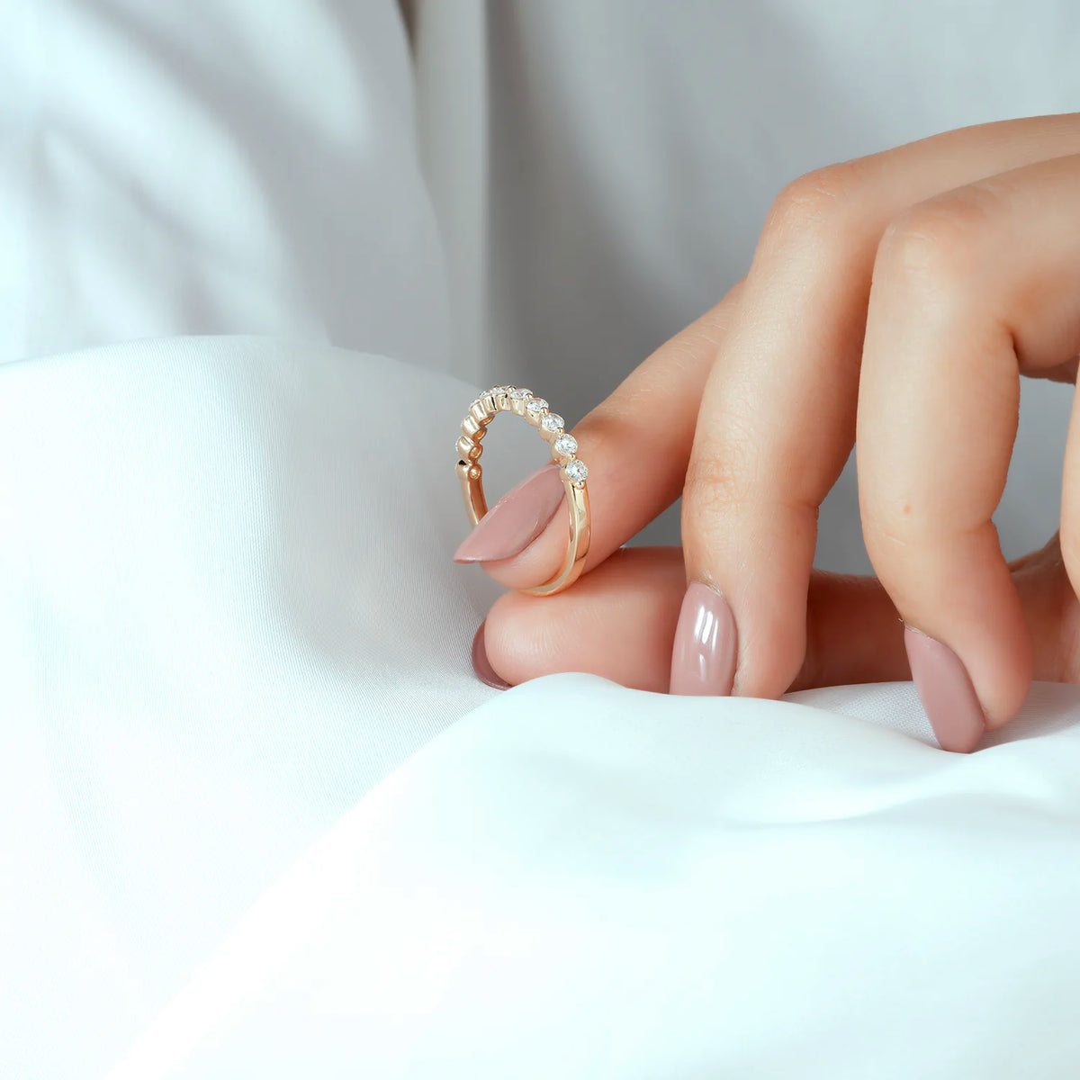 Round Cut Shared Prong Lab Grown Diamond Band