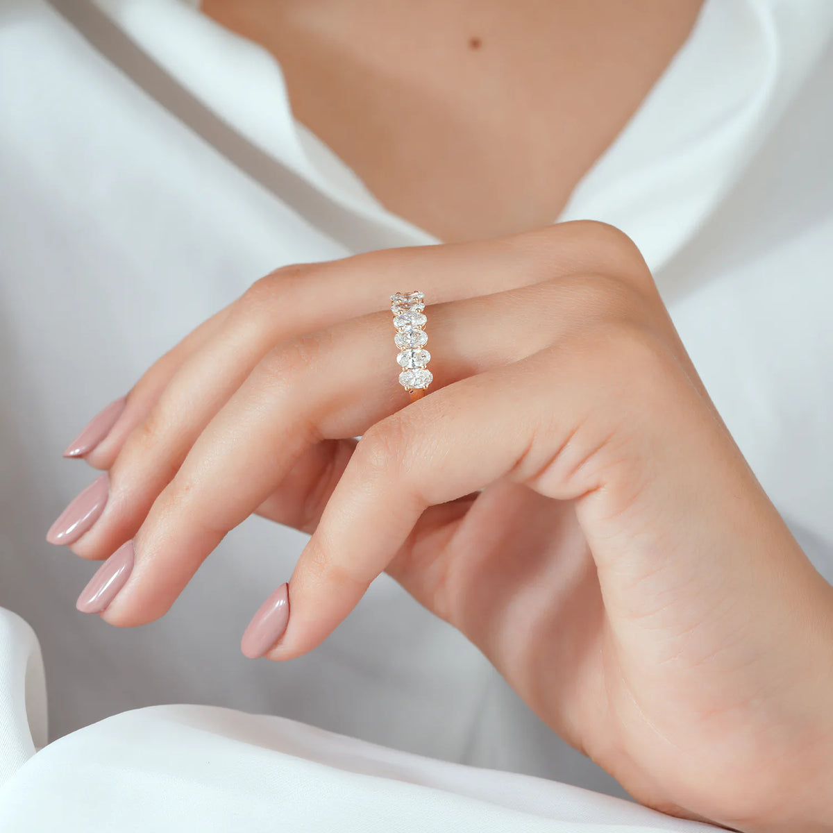 Repeating Halo Cluster Diamond Half Eternity Band