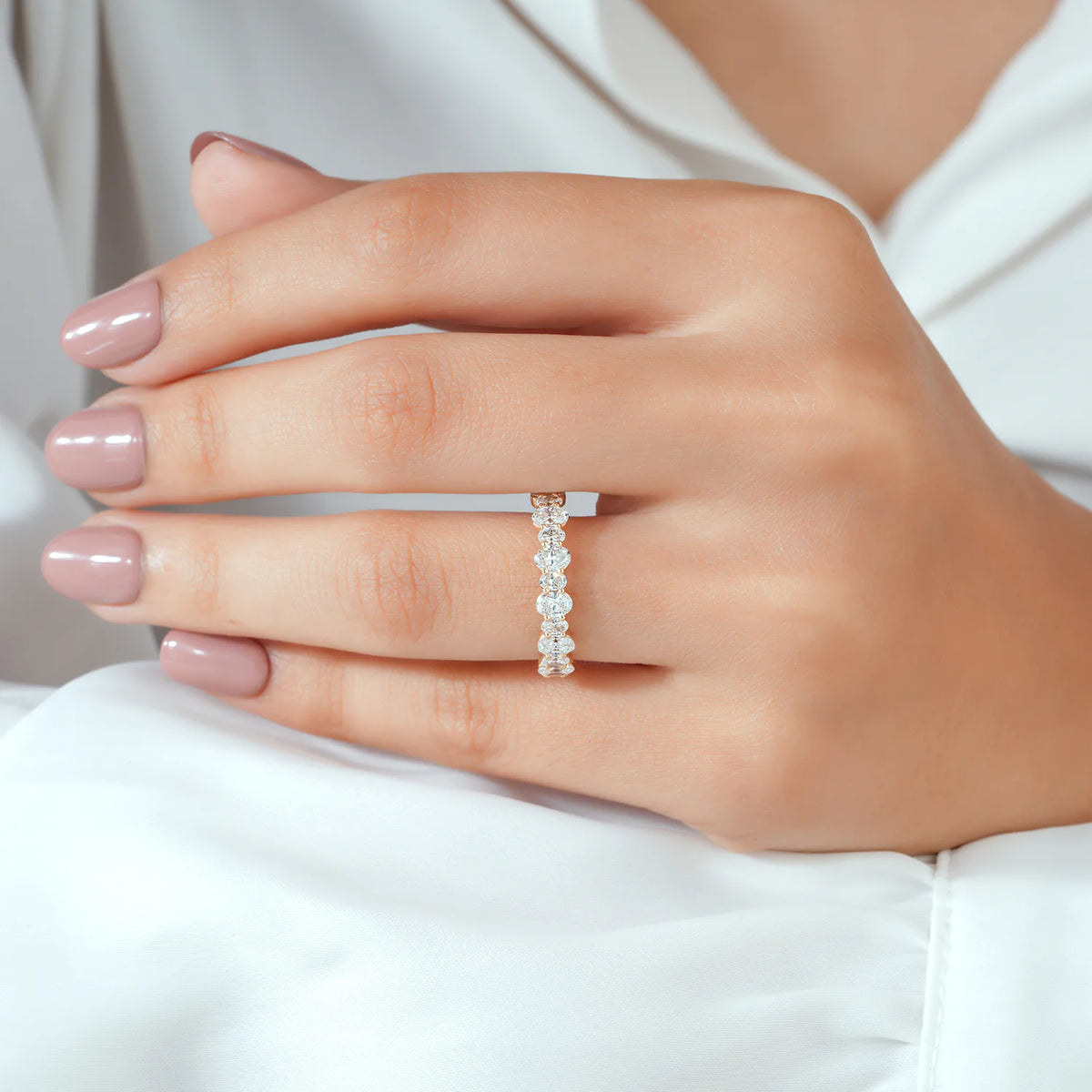 Alternating Oval Cut Lab Grown Diamond Band