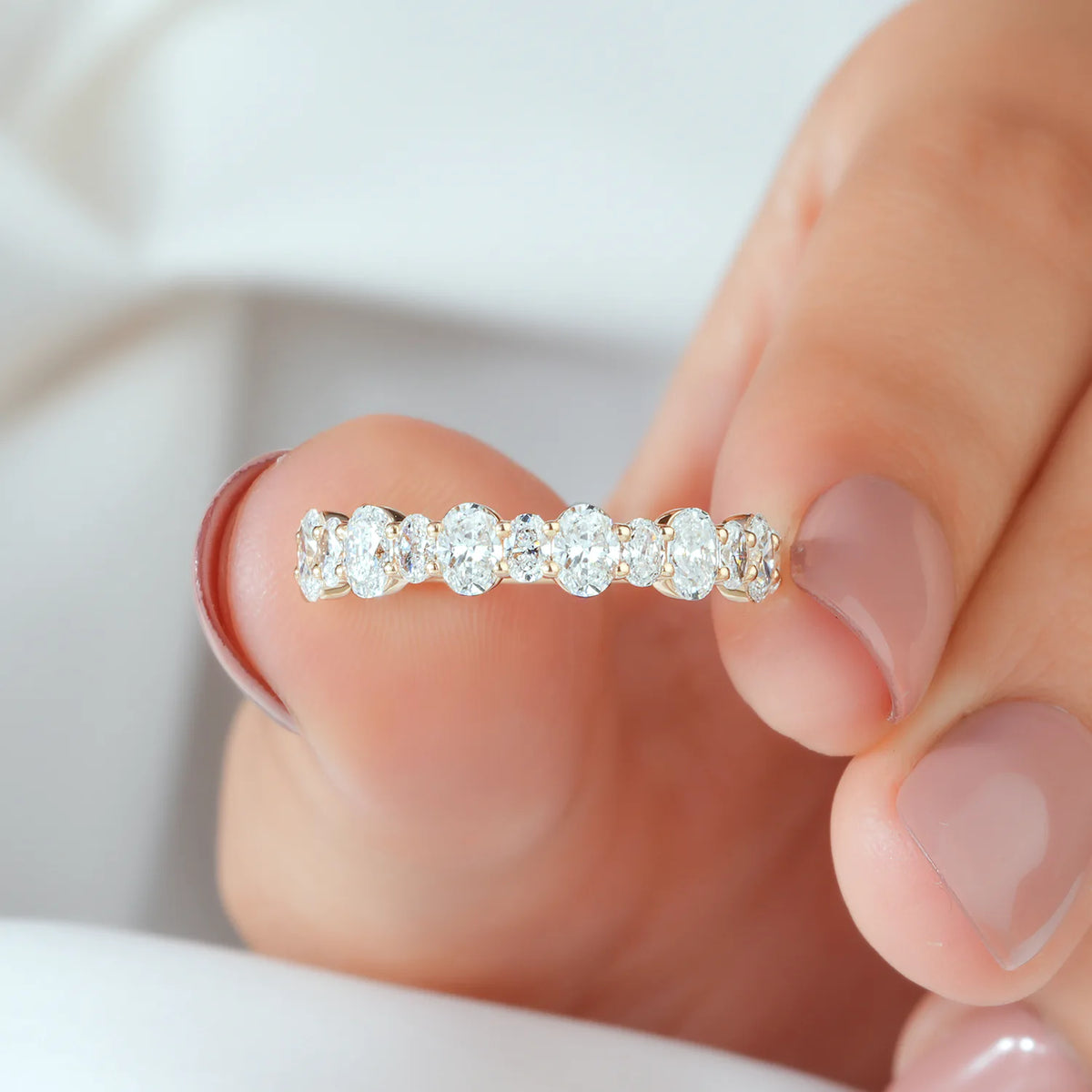Alternating Oval Cut Lab Grown Diamond Band