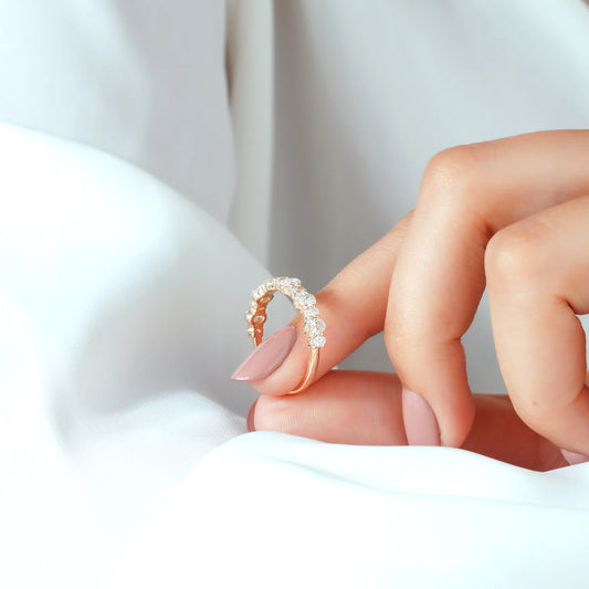Alternating Oval Cut Lab Grown Diamond Band