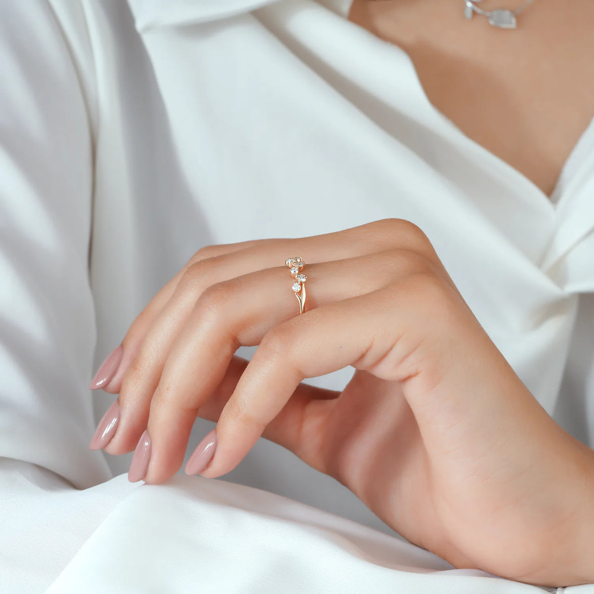 Zigzag Diamond Wedding Band with Round Brilliant Stones