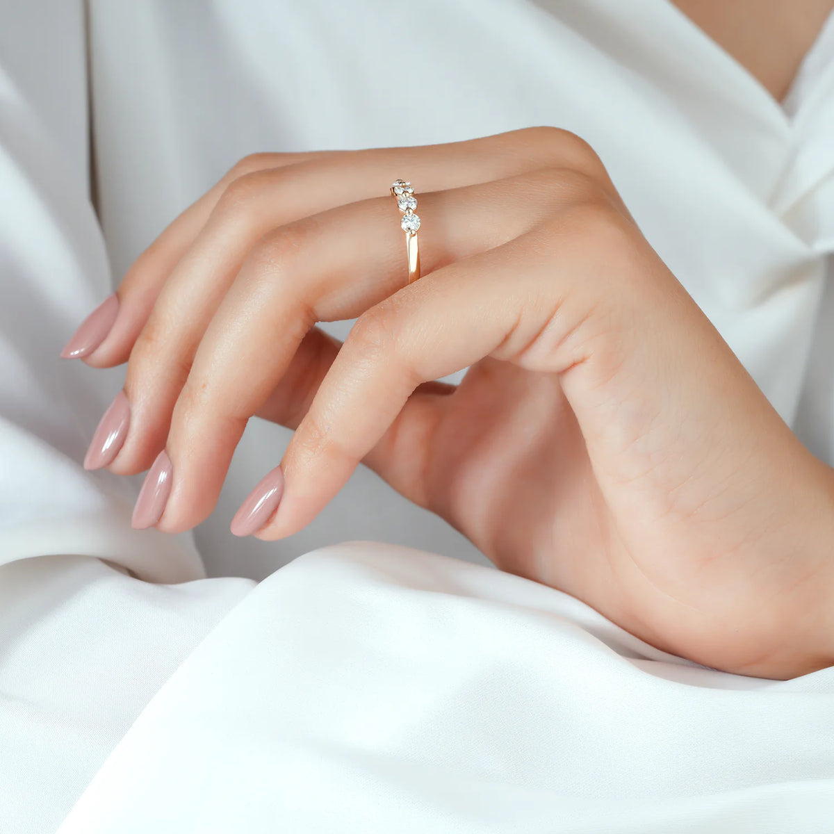 Round Cut Shared Prong Lab Grown Diamond Band