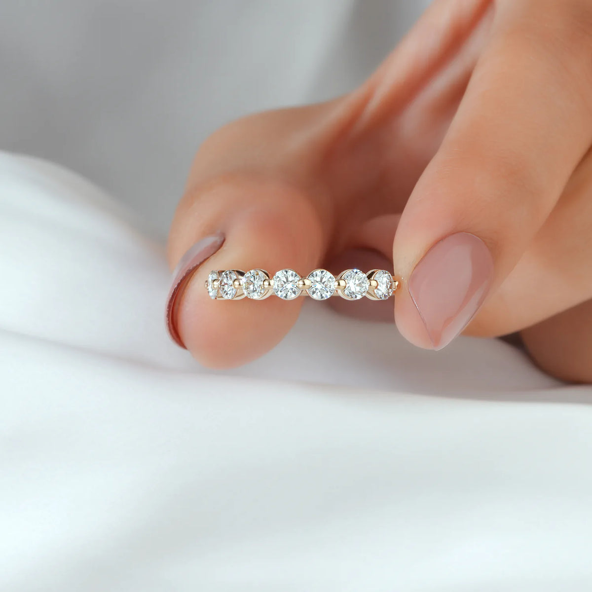 Round Cut Shared Prong Lab Grown Diamond Band