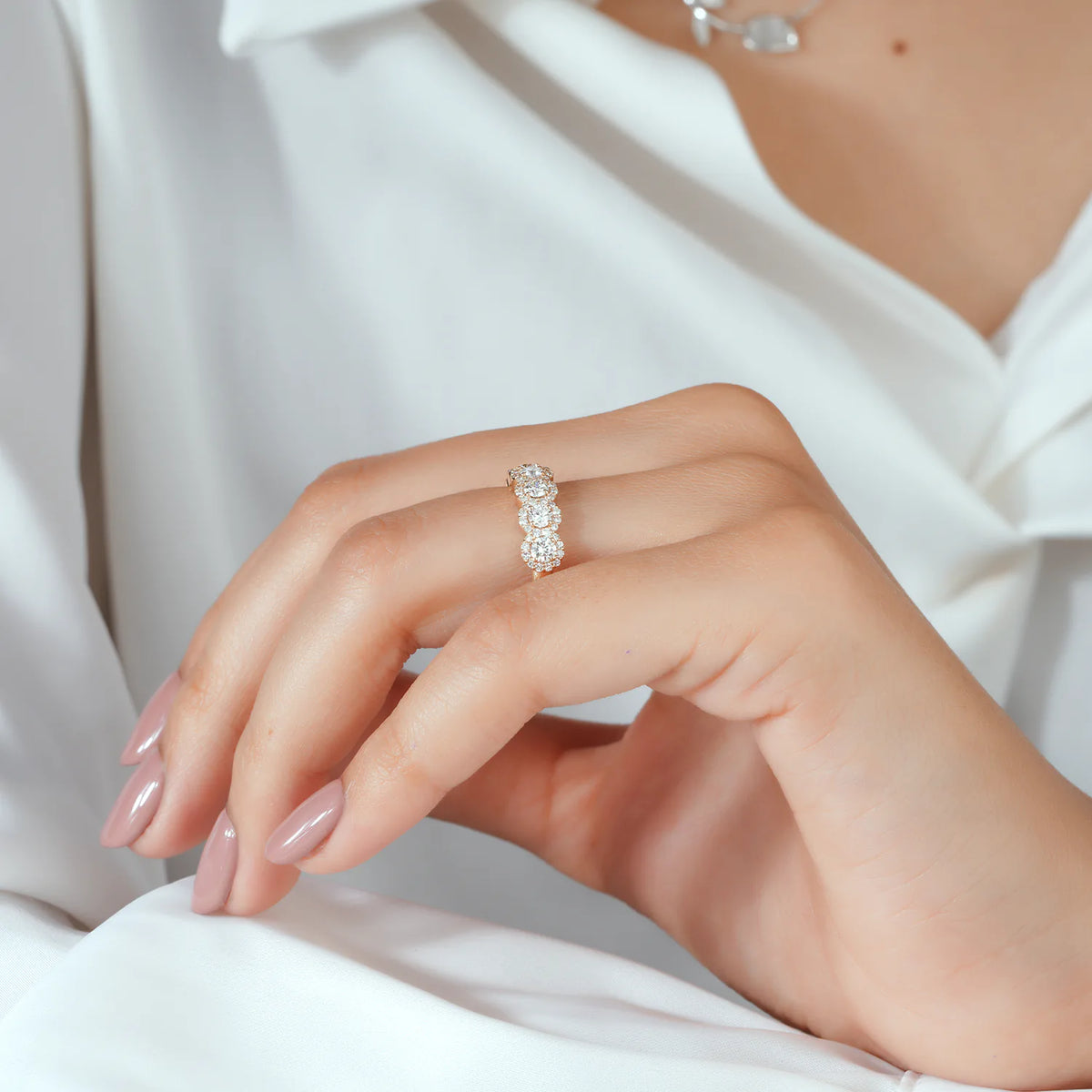 Repeating Halo Cluster Diamond Half Eternity Band