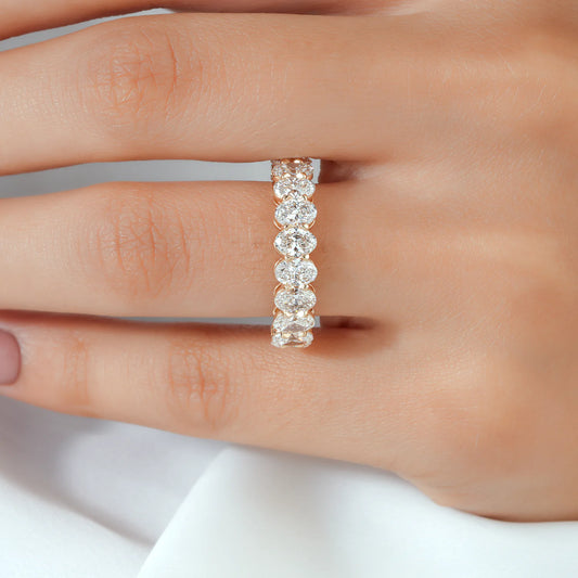Horizontal Oval Cut Lab Grown Diamond Shared Prong Half-Eternity Band