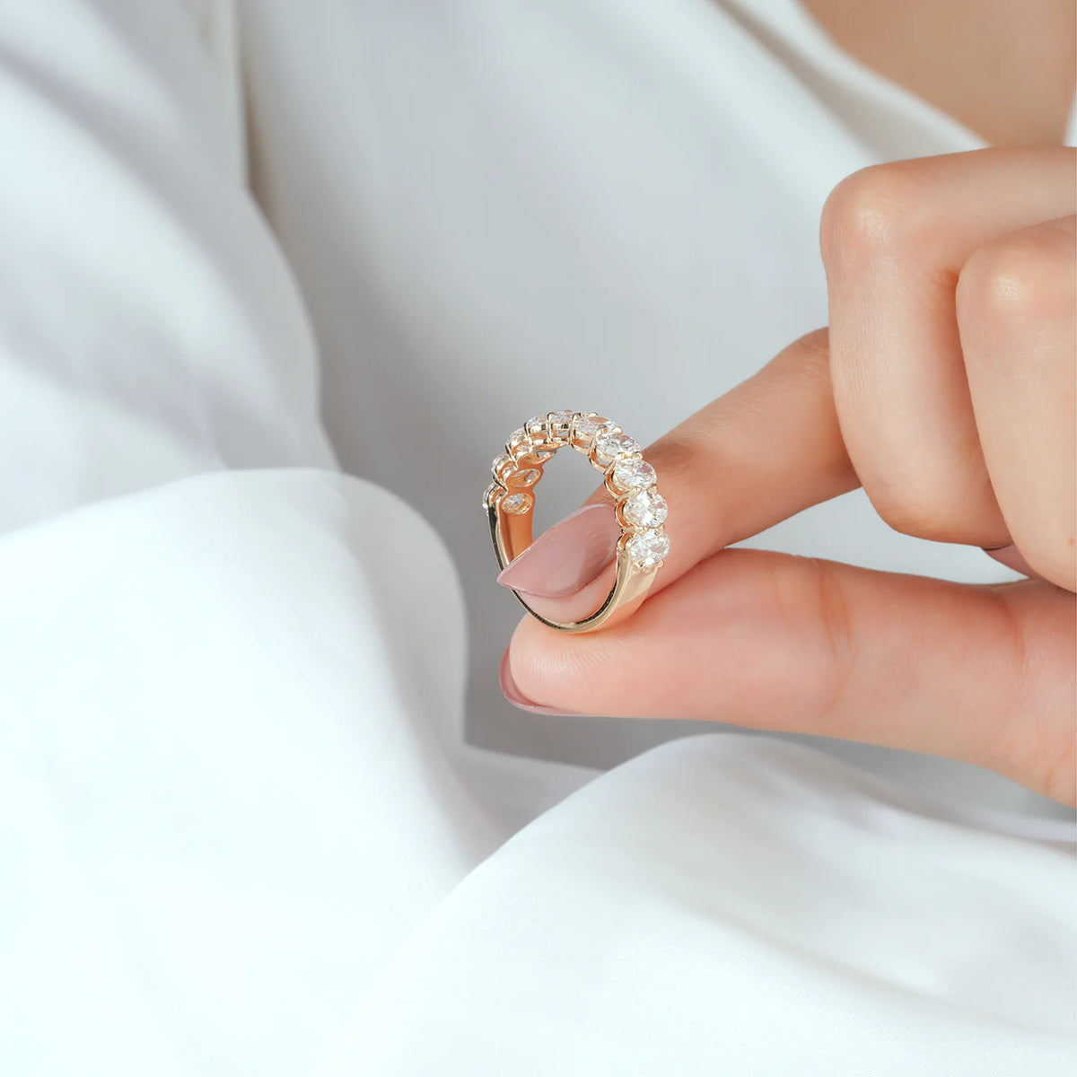 Horizontal Oval Cut Lab Grown Diamond Shared Prong Half-Eternity Band